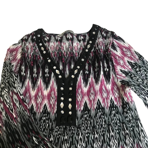 Larry Levine V-Neck Top • Long Sleeve • Pink Black Gray Ikat Print Stretchy - Picture 4 of 13